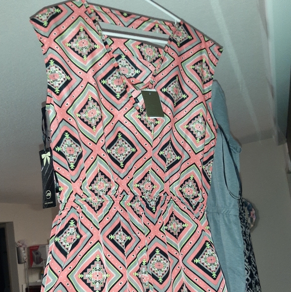 Patterned Jumpsuit - Picture 3 of 8